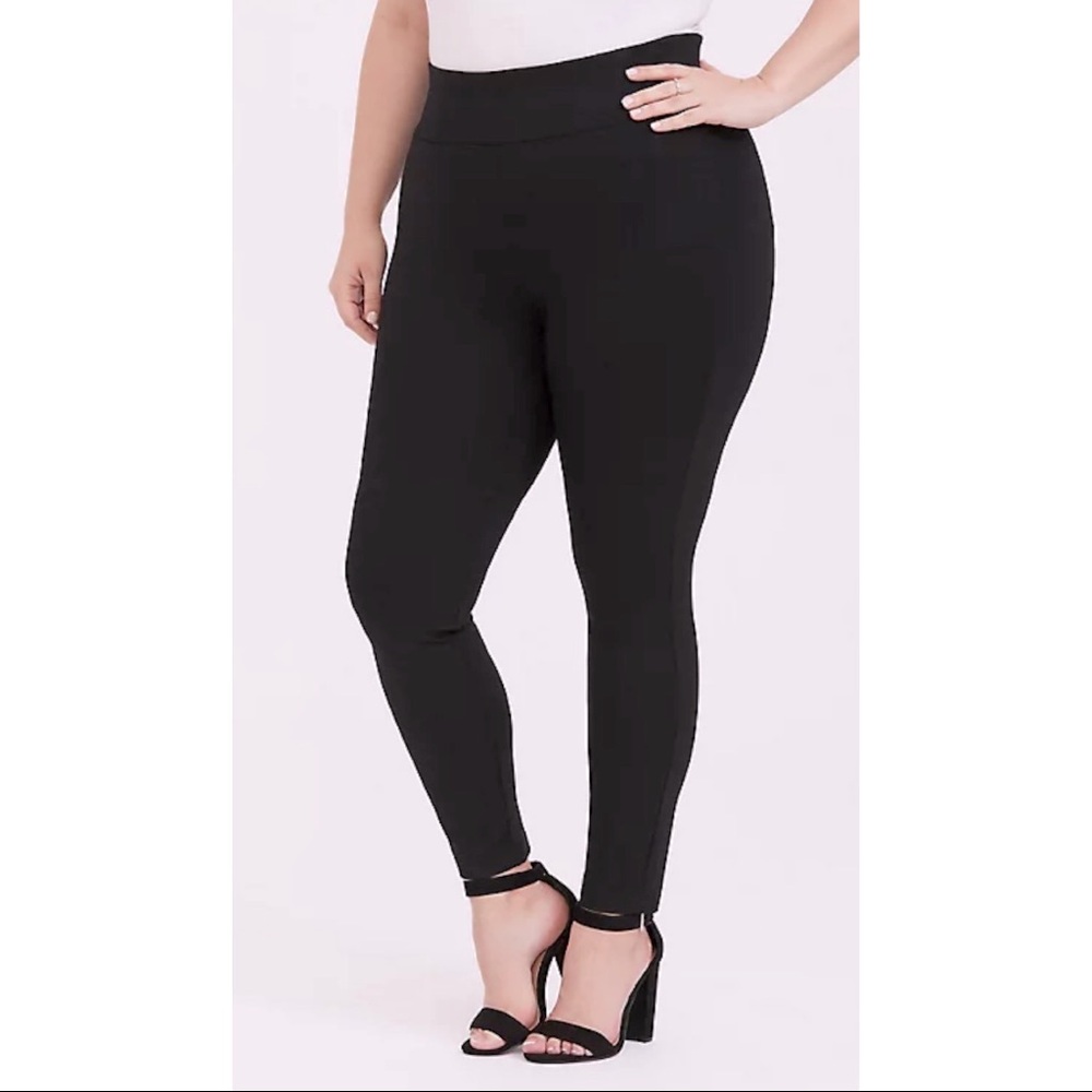 Like new Torrid luxe Ponte pixie pant